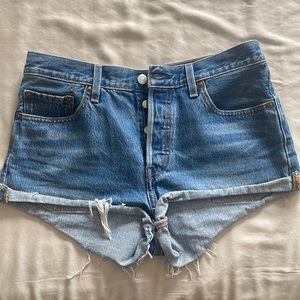 Levis jean cut off shorts